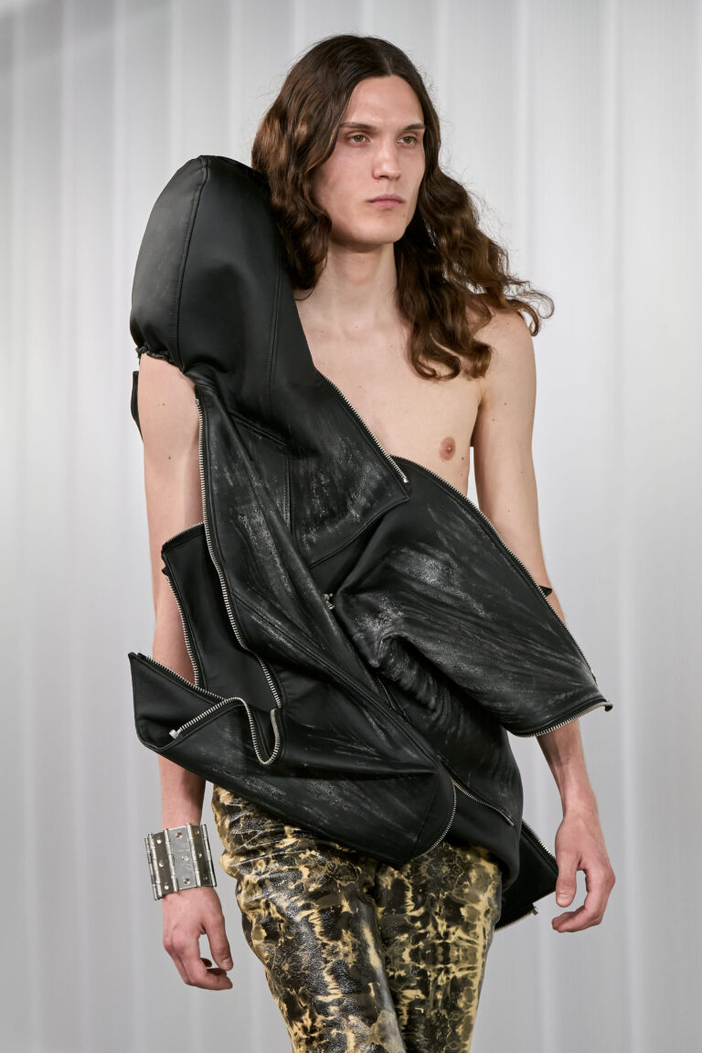 Mingze Sun's collection, Polimoda Graduation Show 2023